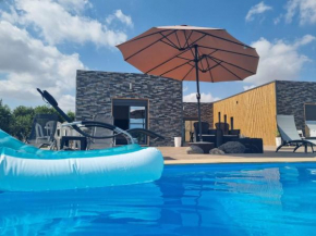 Villa avec piscine privative sans vis à vis située dans un cadre exceptionnel entre Mer et Montagne